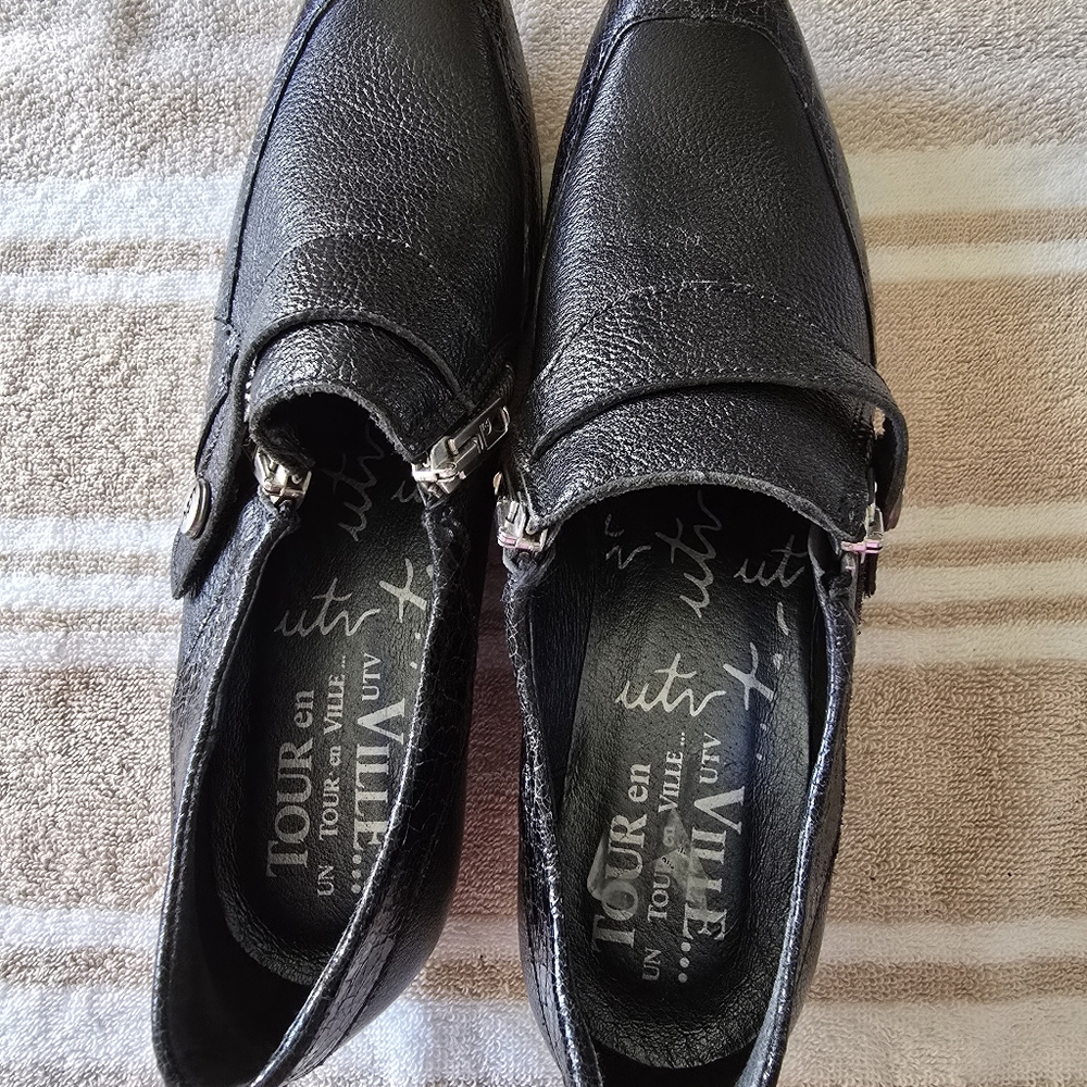 NWOT Black Leather Loafers Made In France